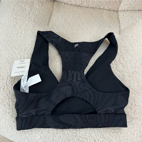 Fabletics On-The-Go Midi Medium Impact Sports Bra - Picture 2 of 3